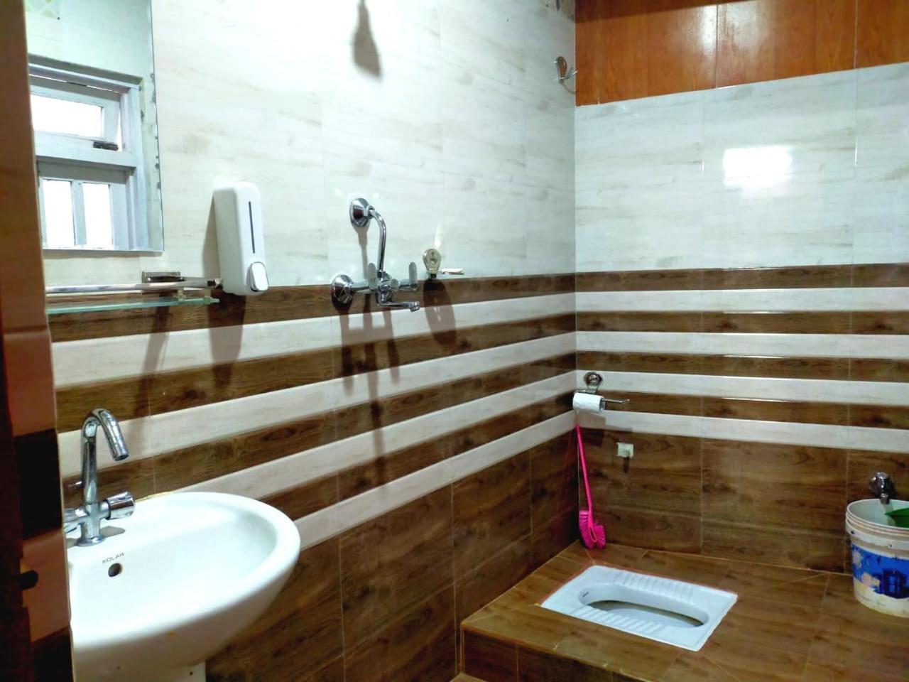 Peace Homestay Kathmandu Buitenkant foto
